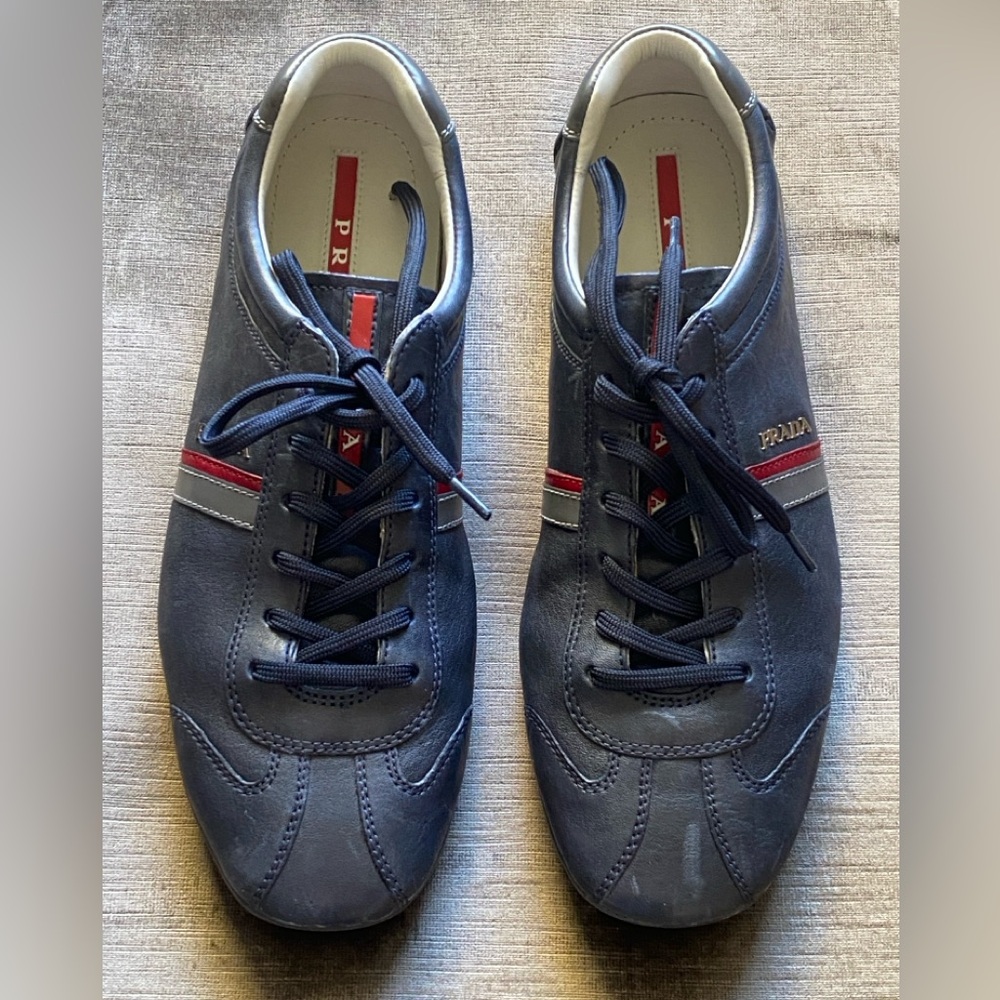 ✨PREOWNED ✨💯%AUTHENTIC PRADA SNEAKER